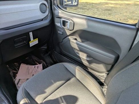 New 2026 Jeep Gladiator Sport image 15