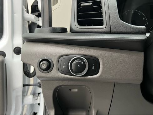 Used 2020 Ford Transit 350 XL image 19