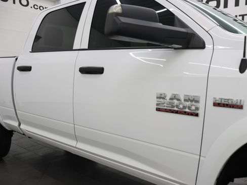 Used 2018 RAM 2500 Tradesman w/ Chrome Appearance Group AWD/4WD image 24