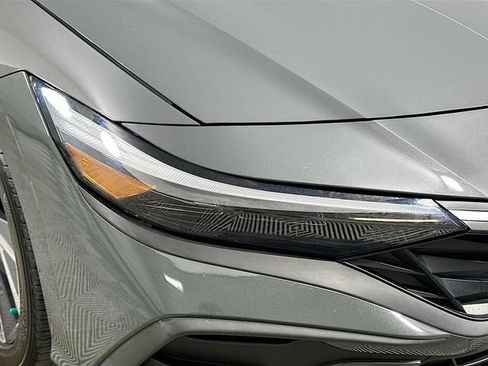 Used 2025 Hyundai Elantra Sport FWD image 23