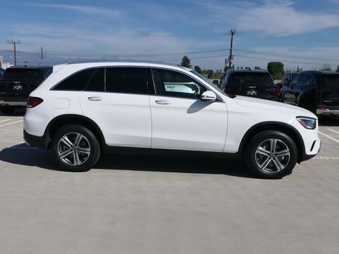 Used 2022 Mercedes-Benz GLC 300 4MATIC w/ Premium Package Lite image 3