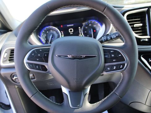 New 2026 Chrysler Pacifica Select image 30