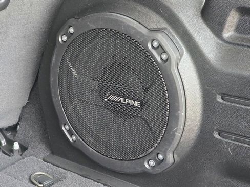 Used 2020 Jeep Wrangler Unlimited Sahara image 11