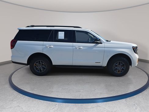 Used 2025 Ford Expedition Tremor AWD/4WD image 4