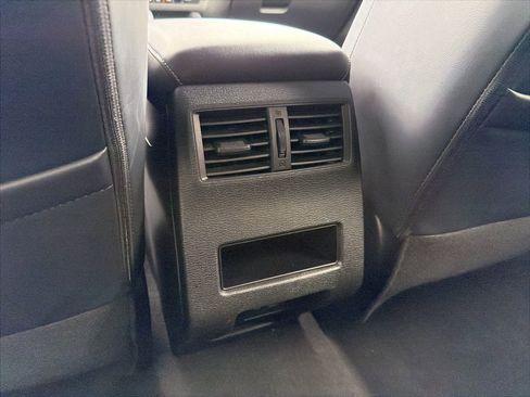 Used 2024 Mitsubishi Outlander SE image 36