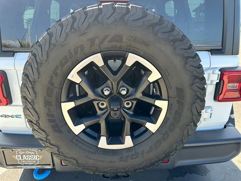 Used 2024 Jeep Wrangler Unlimited Rubicon 4xe image 14