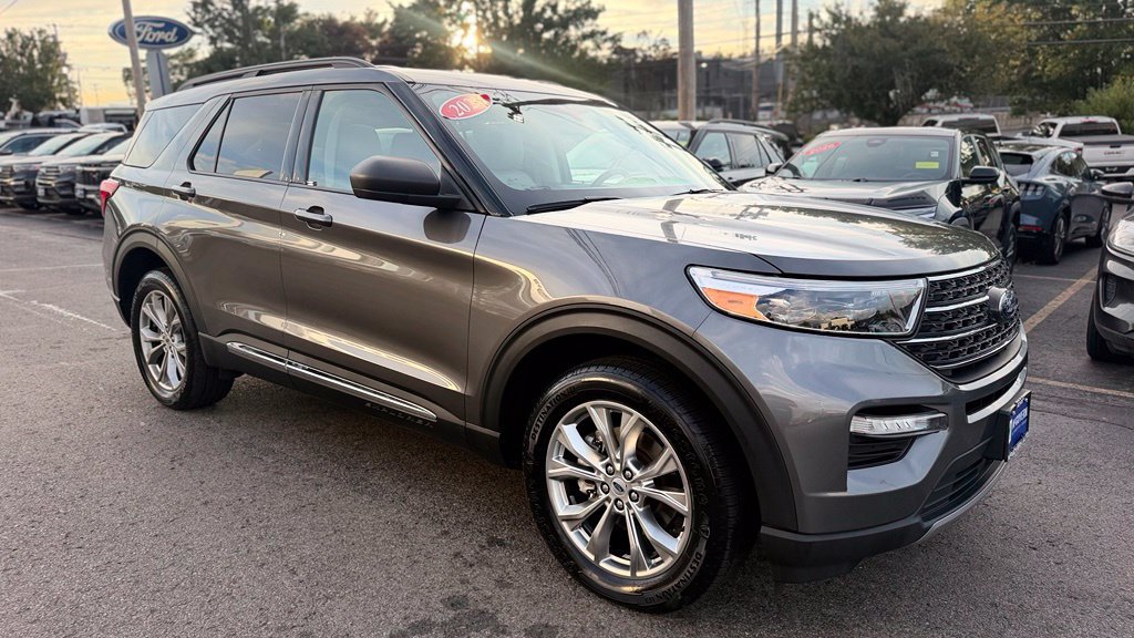 Used 2023 Ford Explorer XLT w/ Equipment Group 202A AWD/4WD image 10