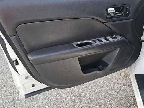 Used 2010 Ford Fusion Hybrid FWD image 9