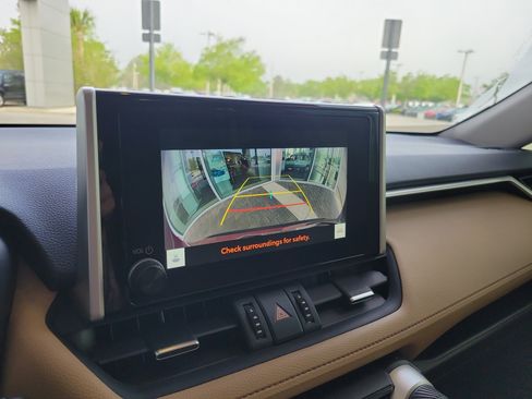 Used 2023 Toyota RAV4 XLE Premium image 23