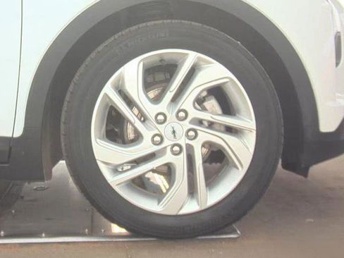 Used 2023 Chevrolet Bolt LT w/ Driver Confidence Package FWD image 7