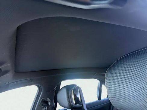 Used 2023 BMW 740i w/ Parking Assistance Package image 15