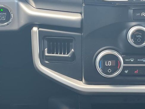 Used 2024 Ford Expedition Max XLT image 30