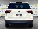Used 2022 Volkswagen Tiguan SE w/ Panoramic Sunroof Package image 5