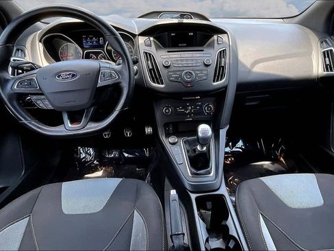 Used 2017 Ford Focus ST FWD image 9