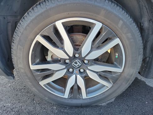 Used 2019 Honda Pilot Elite image 6