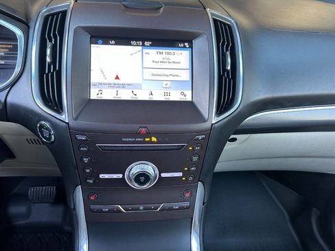 Used 2019 Ford Edge Titanium w/ Cold Weather Package AWD/4WD image 7