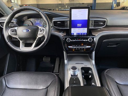 Certified 2023 Ford Explorer Limited w/ Limited Technology Package AWD/4WD image 21