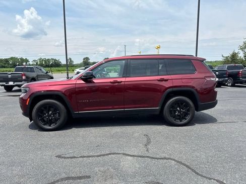 Used 2024 Jeep Grand Cherokee L Laredo AWD/4WD image 16