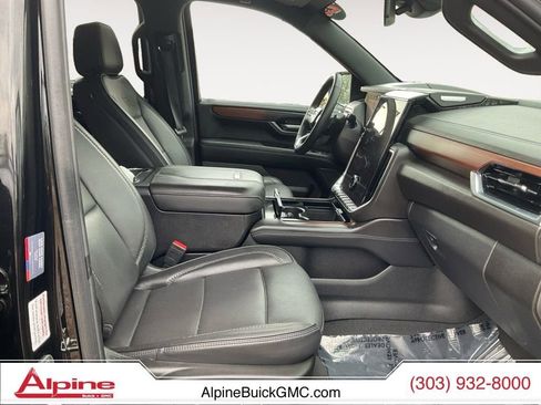 Used 2025 GMC Yukon XL Denali image 15