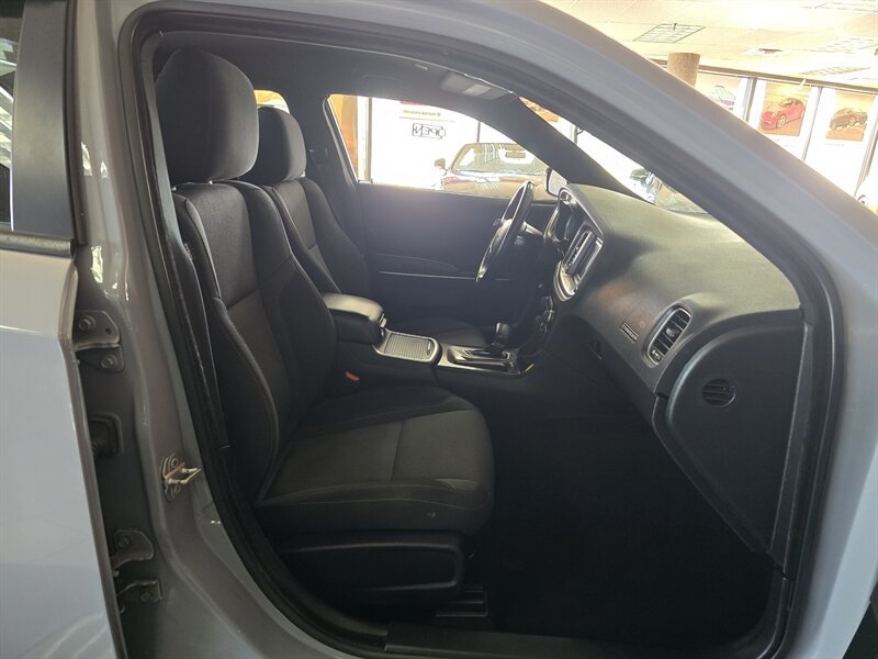 Used 2022 Dodge Charger SXT RWD image 16