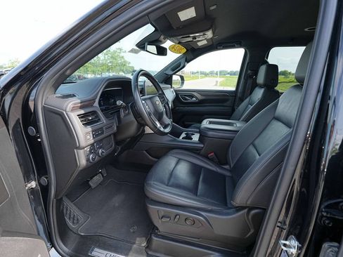 Used 2024 Chevrolet Suburban LT AWD/4WD image 16