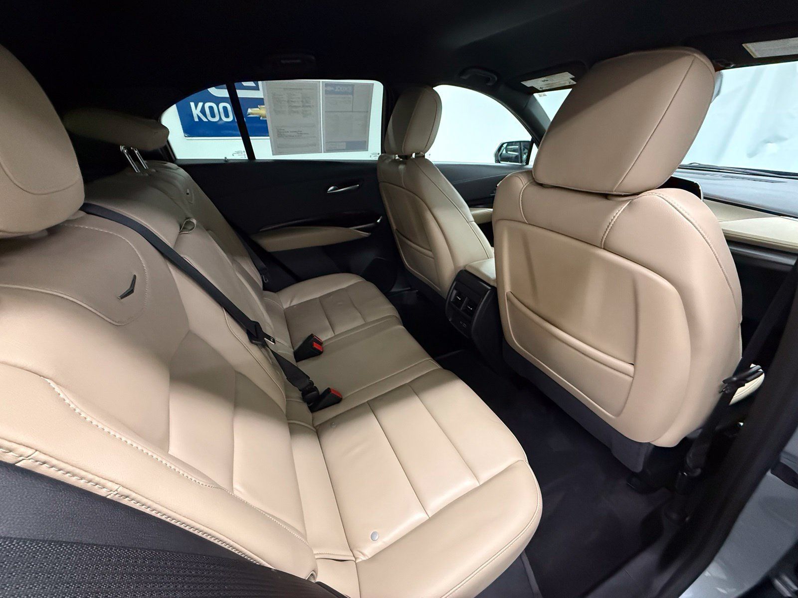 Used 2024 Cadillac XT4 Premium Luxury FWD image 6