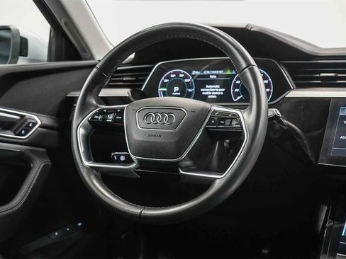 Used 2023 Audi e-tron Premium image 15