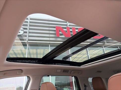 New 2026 Nissan Pathfinder Platinum image 24