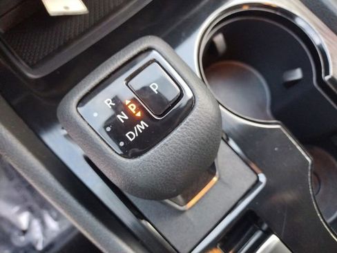 Used 2023 Nissan Rogue SV image 31