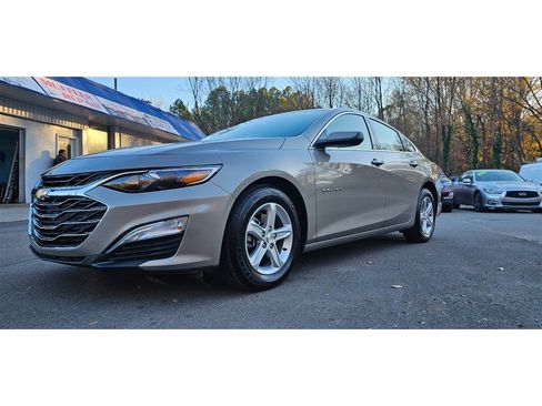 Used 2024 Chevrolet Malibu LS w/ LPO, Floor Liner Package image 4