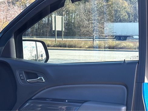 Used 2022 Chevrolet Colorado Z71 image 16