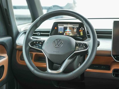 New 2025 Volkswagen ID. Buzz Pro S Plus AWD/4WD image 16