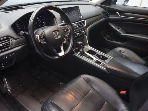 Used 2018 Honda Accord Touring image 17