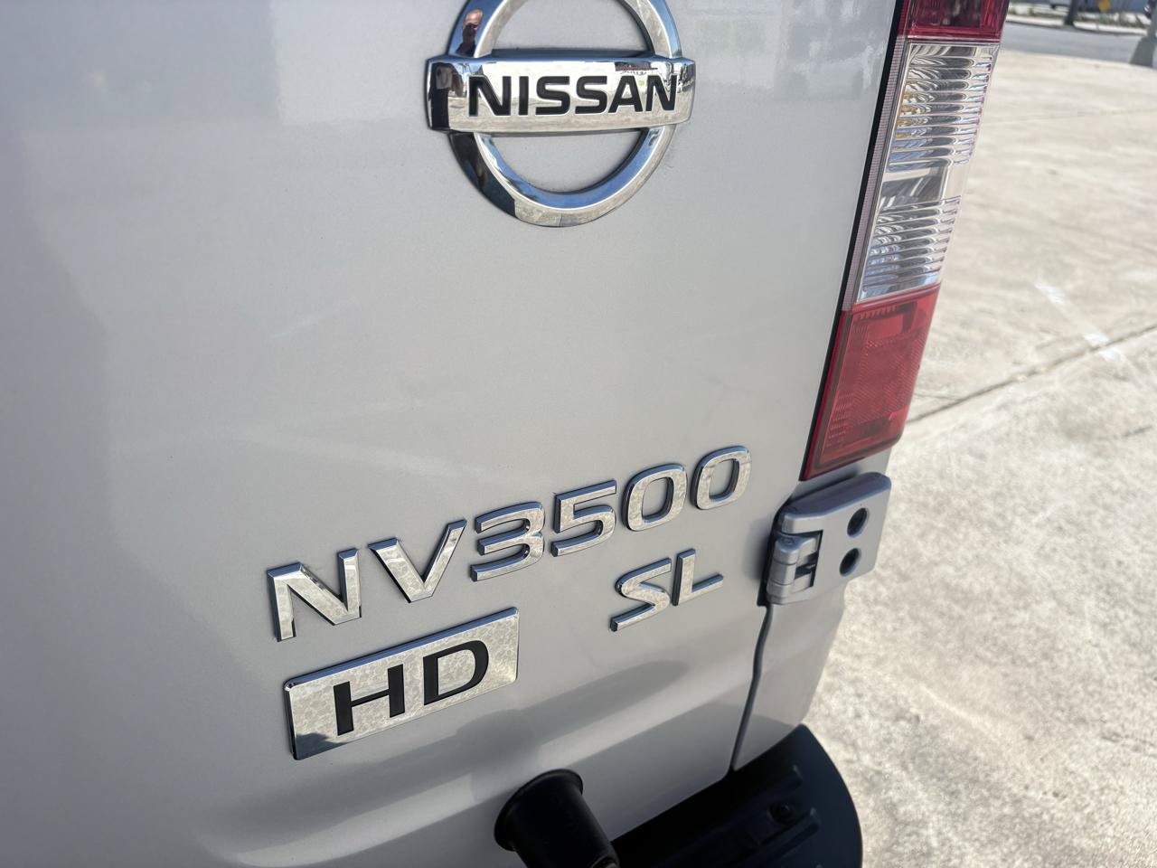 Used 2015 Nissan NV 3500 SL w/ Technology Package RWD image 16