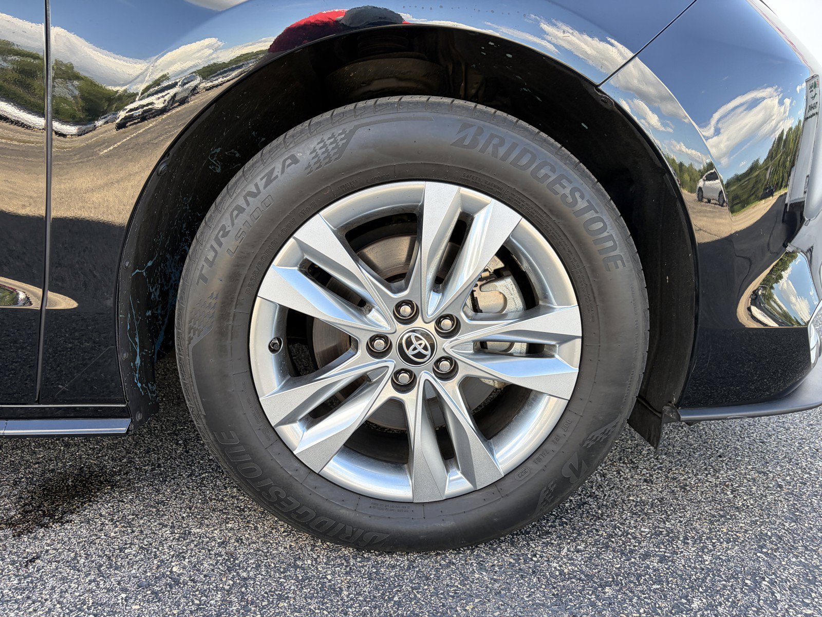 Used 2023 Toyota Sienna Limited FWD image 39