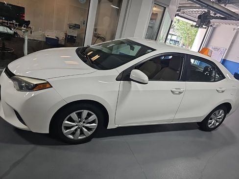 Used 2014 Toyota Corolla LE FWD image 5