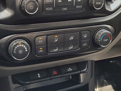 Used 2015 Chevrolet Colorado W/T RWD image 27