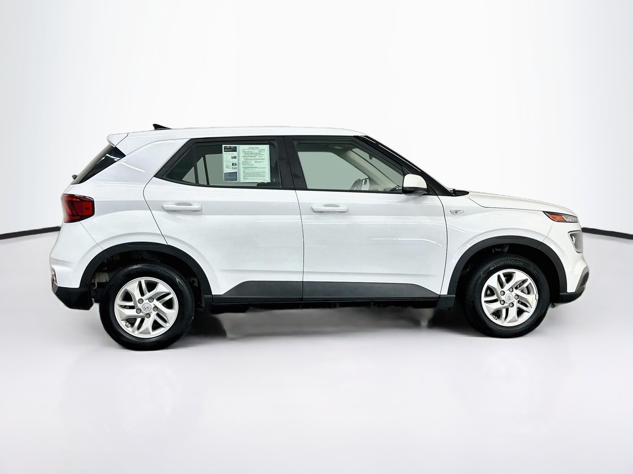 Used 2022 Hyundai Venue SE FWD image 10
