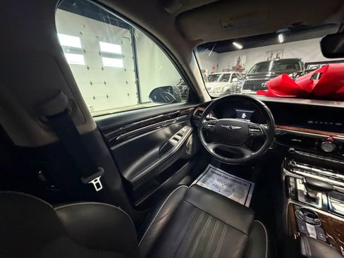 Used 2018 Genesis G90 3.3T Premium RWD image 38