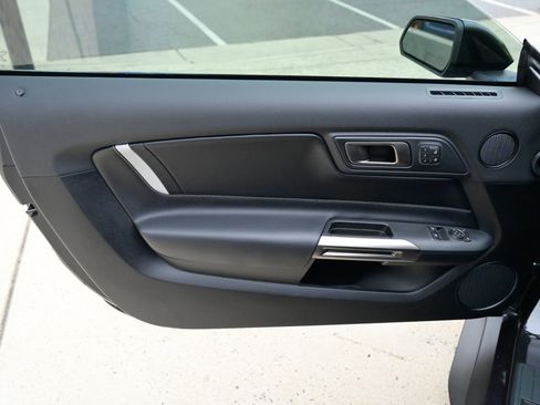 Used 2022 Ford Mustang Shelby GT500 w/ Technology Package image 20