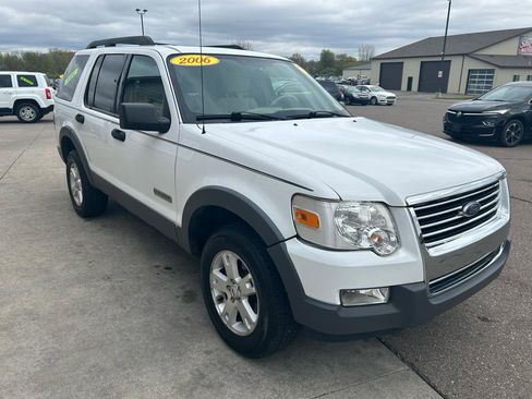 Used 2006 Ford Explorer XLT AWD/4WD image 3