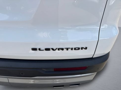 Used 2025 GMC Acadia Elevation w/ Elevation Premium Package FWD image 36
