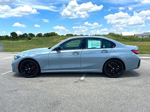 New 2026 BMW 330i Sedan w/ M Sport Package RWD image 5