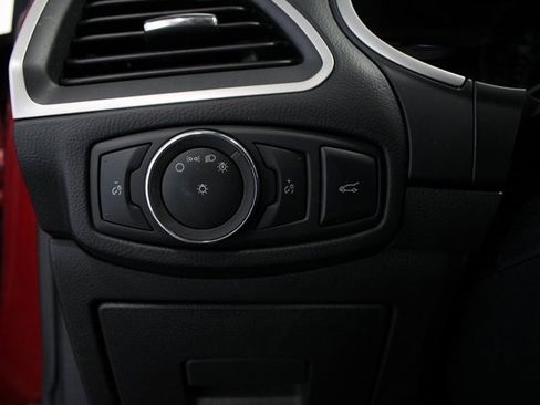 Used 2022 Ford Escape SE w/ Cold Weather Package image 9