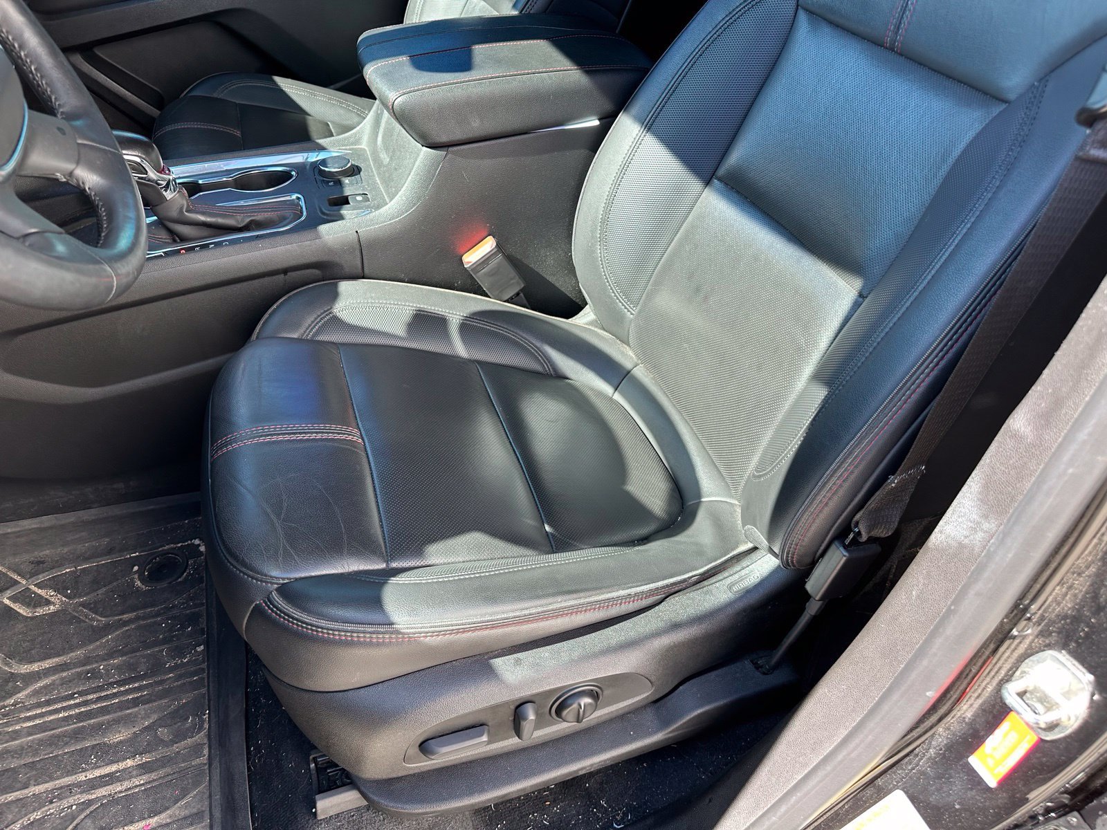 Used 2022 Chevrolet Traverse RS FWD image 13