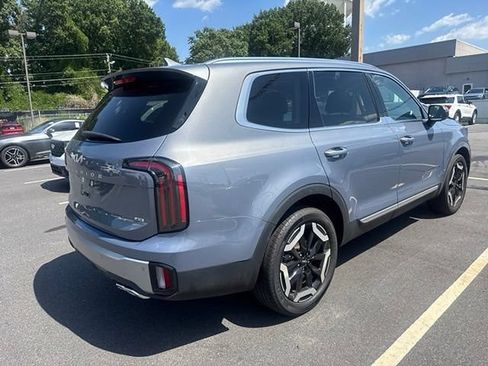Used 2023 Kia Telluride EX w/ EX Captain's Chair Package AWD/4WD image 5