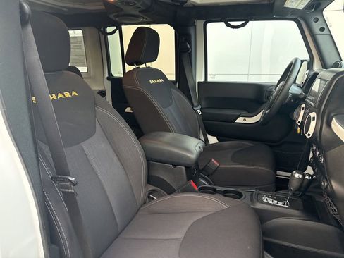 Used 2013 Jeep Wrangler Unlimited Sahara w/ Connectivity Group image 31