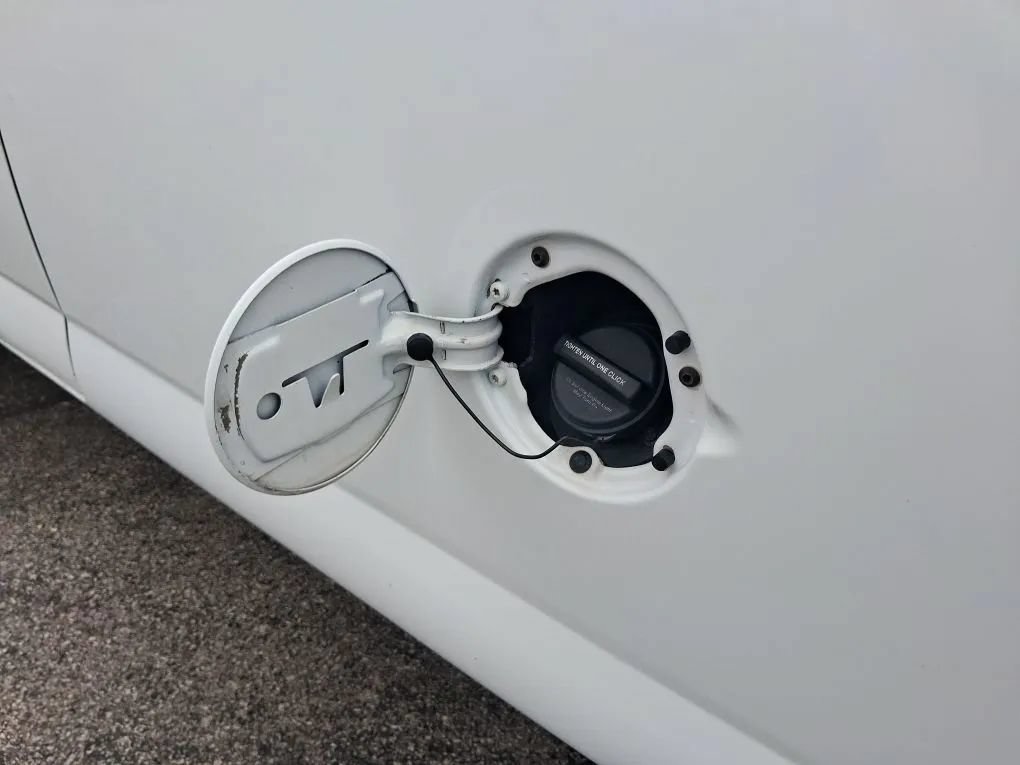 Used 2015 Chevrolet Express 2500 RWD image 11