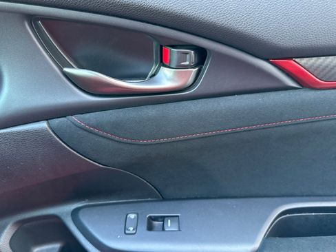 Used 2018 Honda Civic Type R image 21