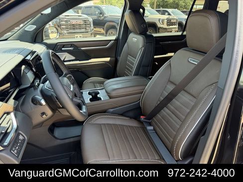 New 2026 GMC Acadia Denali Ultimate w/ LPO, Floor Liner Package AWD/4WD image 23